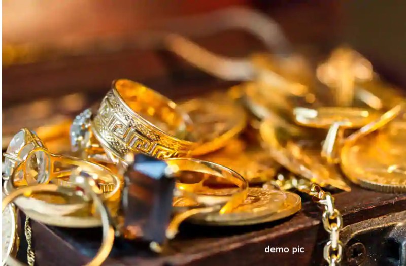 baba swallowed the ring