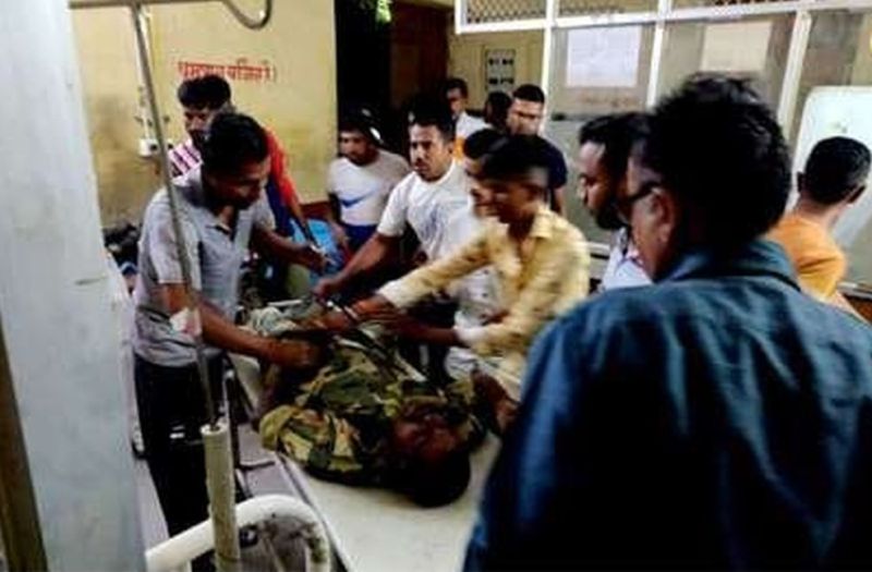 बीएसएफ वाहन एवं ट्रक की जबरदस्त भिड़ंत, दो जवानों की मौत, चार गंभीर घायल