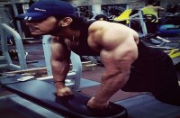 सैल्समैन से एक्टर बने रवि, ऊंचाई में इनके बराबर कोई नहीं