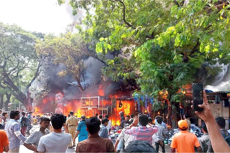 Mumbai Fashion Street Fire News