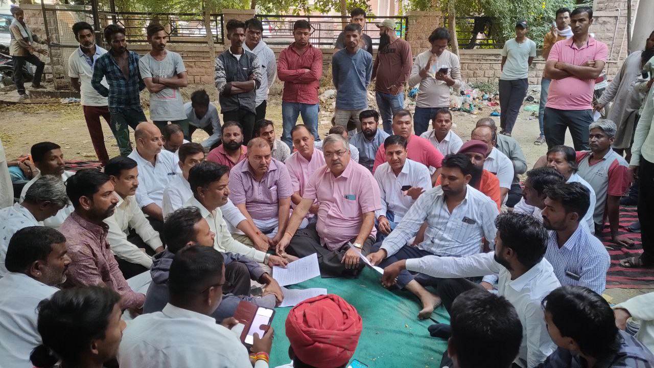 पानी भरने के मामूली विवाद पर लोहे के पाइप से मारा, युवक की मौत