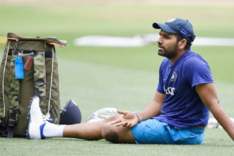 t20-world-cup-2022-indian-captain-rohit-sharma-hit-on-his-right-hand-during-practice-session.jpg