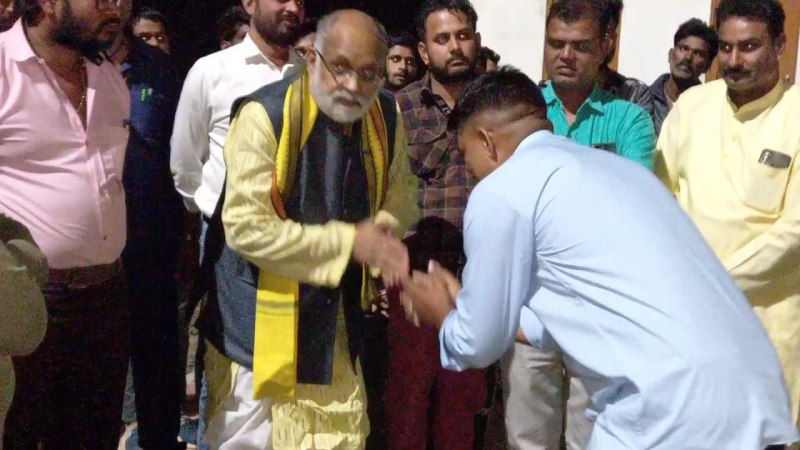 टोल नाके पर विधायक से अभद्रता, नाके पर डेढ़ घंटे नहीं निकलने दिया वाहन