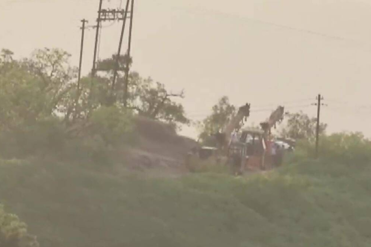 demolished_illegal_structure_in_satara.jpg