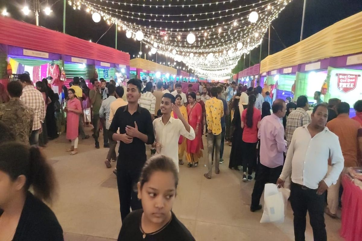 जयपुर में करिए देर रात तक shopping, जलमहल की पाल पर Market