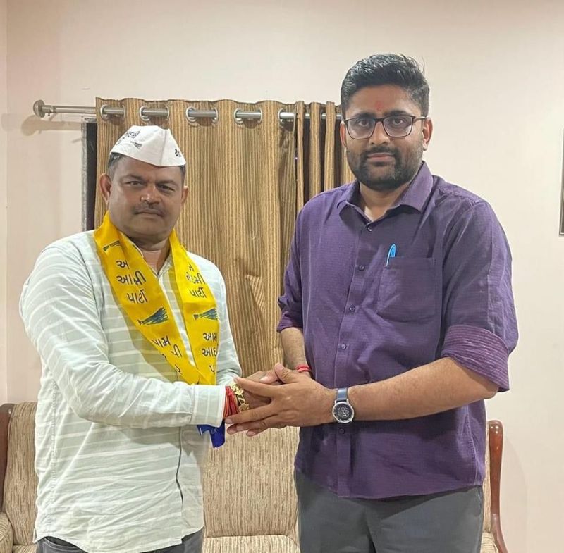 Gujarat election: भाजपा विधायक केसरीसिंह सोलंकी आप में शामिल, मातर से नहीं दिया गया टिकट