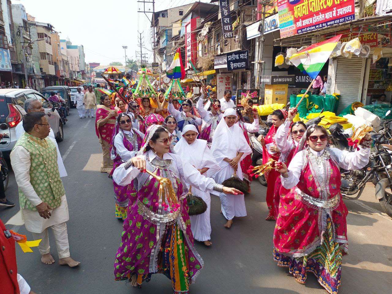 PHOTO GALLERY : जैन समाज ने निकाली भव्य शोभायात्रा