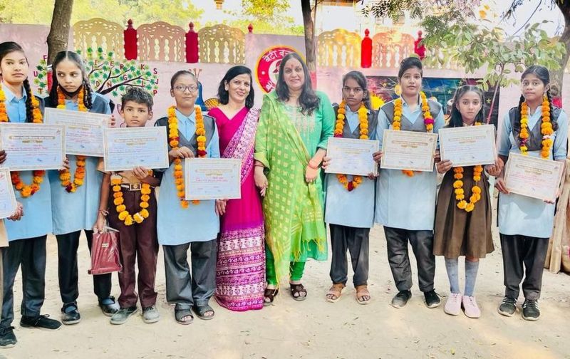 कमाल कर दिखाया..कबाड़ व अनुपयोगी सामग्री से बनाए मॉडल