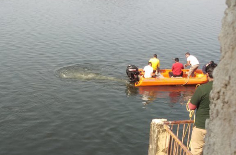 a man and woman died by jumping into pond in udaipur