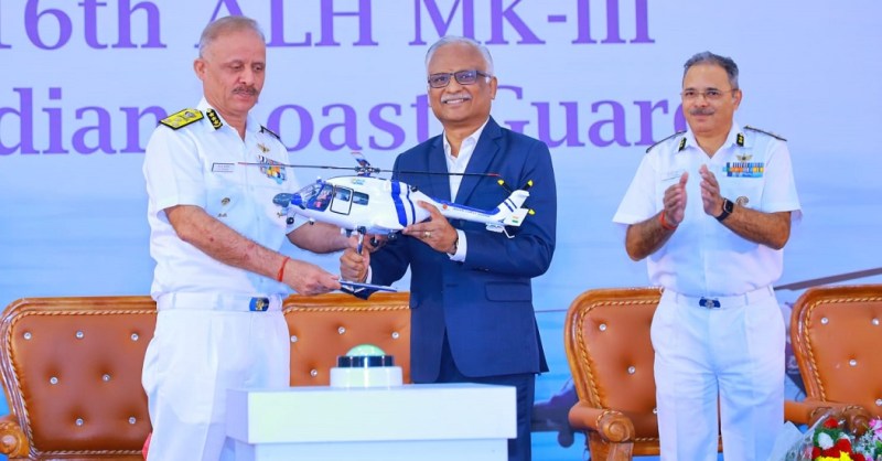 तटरक्षक बल को मिला 16वां एएलएच हेलीकॉप्टर, समुद्री सीमा को मजबूत बनाने में मिलेगी मदद