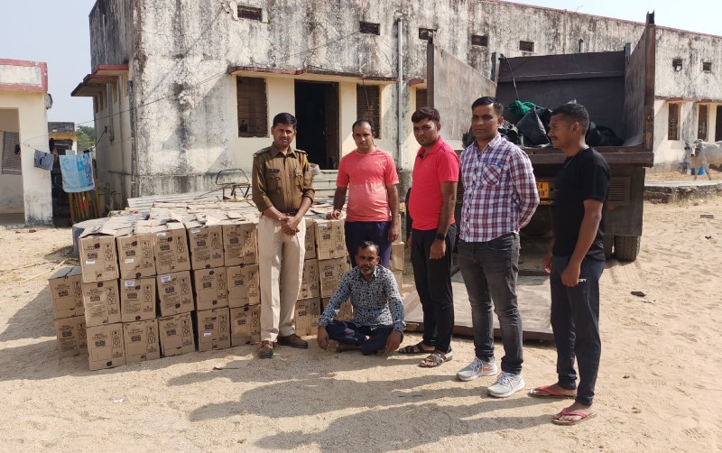 गुजरात चुनाव को लेकर बढ़ी शराब तस्करी, बॉर्डर पर 10 लाख की अवैध शराब जब्त की