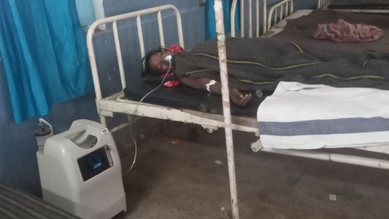 The pregnant woman was suffering on the bed, the doctor did not come