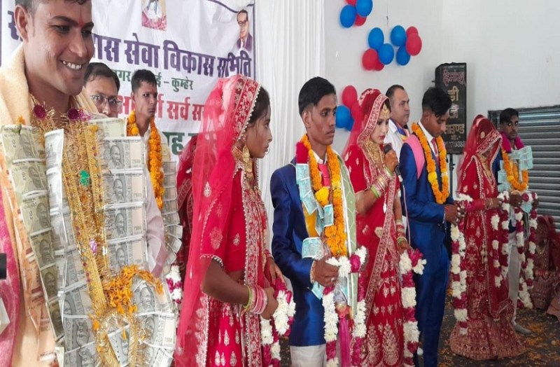 VIDEO#अब भरतपुर में 11 हिंदू जोड़ों का धर्म परिवर्तन!