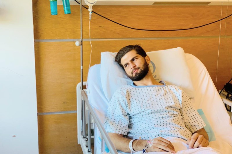 shaheen-afridi-admitted-to-hospital-gave-big-news-to-fans.jpg