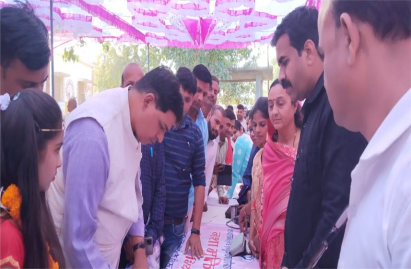 One lakh people will be connected in the district through a unique cam