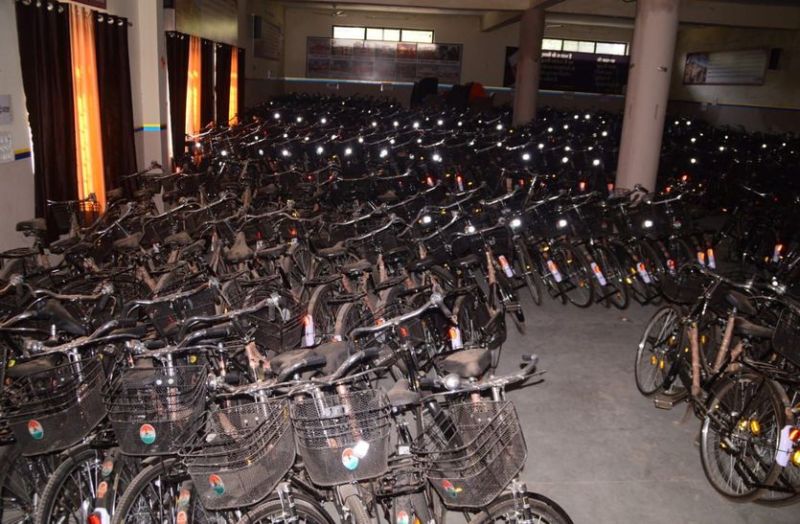 यहां आखिर साइकिल क्यों बन गई विभाग के गले की फांस...जानें क्या है मामला