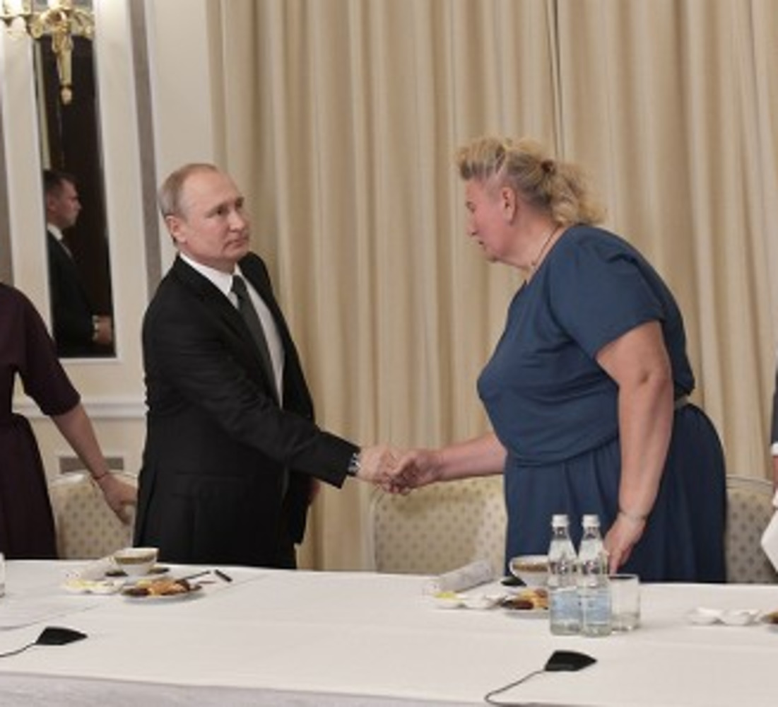 vladimir_putin_meeting.jpg