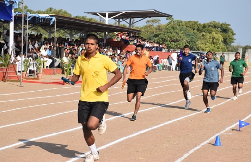 59वीं वार्षिक एथलेटिक मीट में धावकों ने दिखाया दम