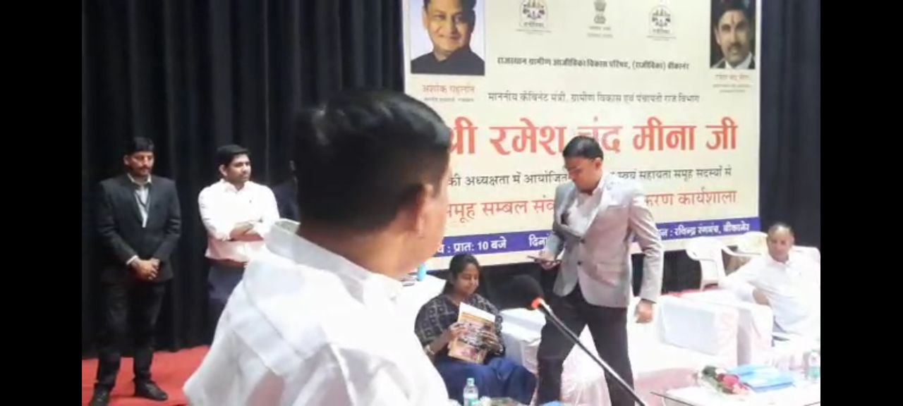 VIDEO : सरकार हम चलाते हैं...सवार पर निर्भर करता है घोड़े-घोड़ी से कैसे काम कराए : मीणा