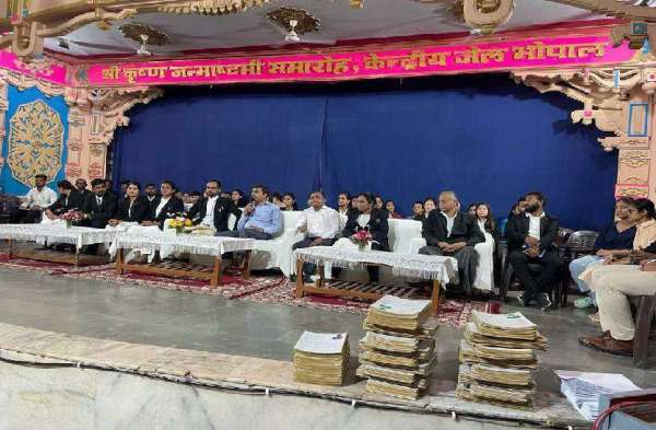 'haq hamara bhi to hai' campaign in Bhopal Central Jail, Photo Gallery