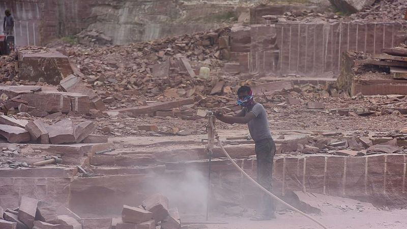 MINES---प्रदेश में 25 लाख खान श्रमिक, मगर फाइल से बाहर नहीं आया कल्याण बोर्ड