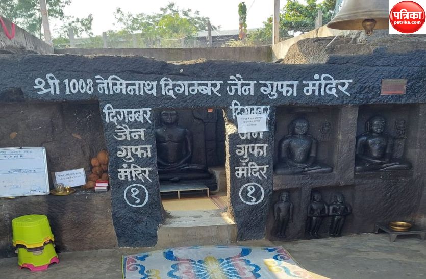  Statues of ancient Digambar sect are being renovated