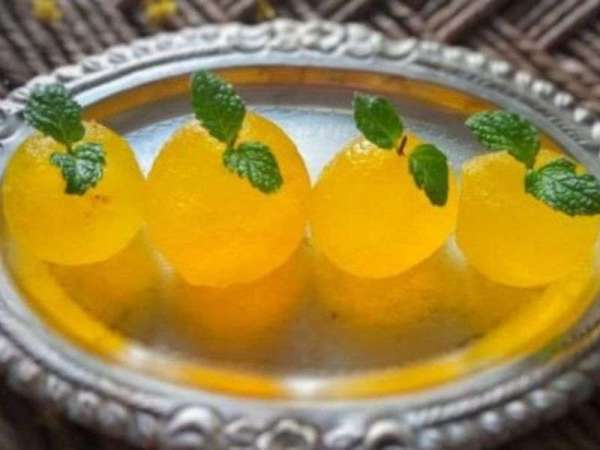 आगरा का मशहूर पेठा कद्दु से बनाया जाता है।