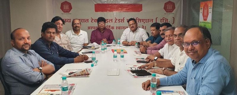 SURAT KAPDA MANDI: एसजीटीपीए के फरमान पर एसजीटीटीए की कड़ी नाराजगी