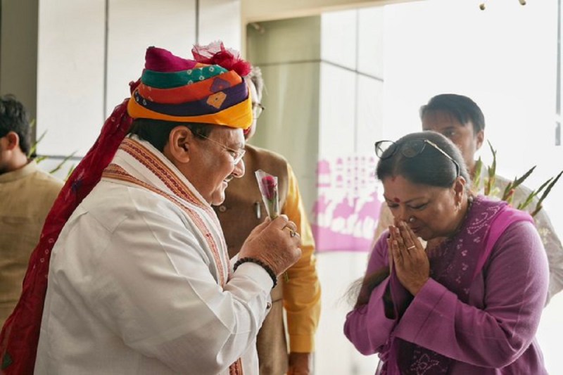 वसुंधरा का अपनों पर तंज, बोलीं प्रेस-पोस्टर की बजाय पब्लिक में दिखने की होड करें-वसुन्धरा राजे