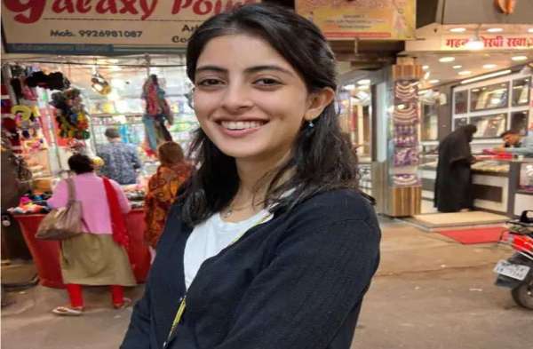 Navya Naveli Nanda in Bhopal with her Nani Jaya Bachchan