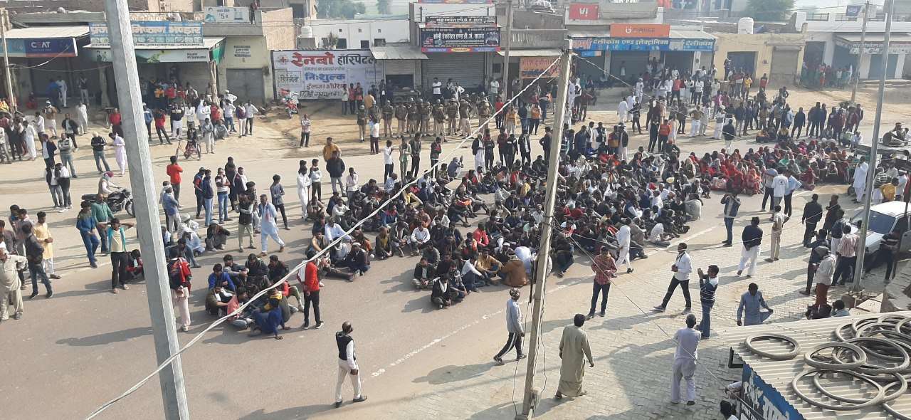 SriGanganagar लालगढ़ में पुलिस के खिलाफ फूटा आक्रोश, बाजार बंद पुलिस का पहरा