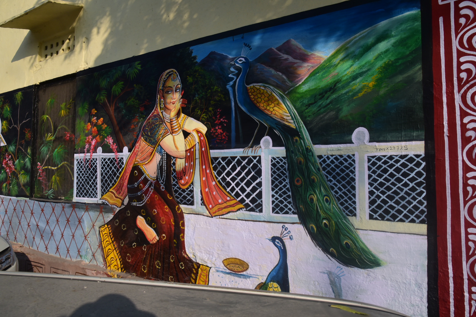 उदयपुर में दीवारों पर की गई पेंटिंग