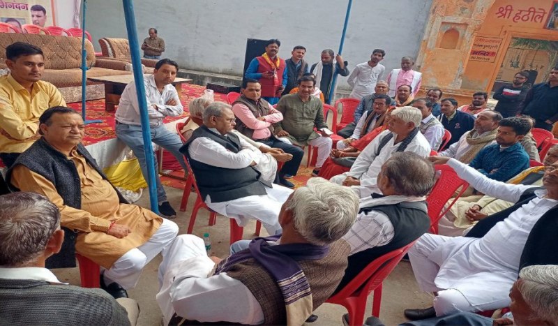 ये क्या बोल गए अटल जी के भान्जे, प्रदेश में भाजपा सरकार 25 लोगों के लिए बनी है और गिरवी रखी है