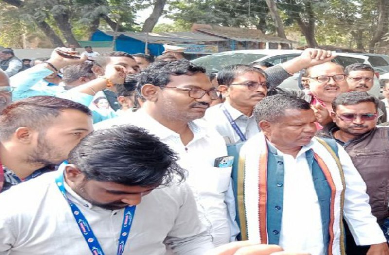 Bhanupratappur By Election  result  2022 : कांग्रेस का कब्जा बरकरार,10  हजार मतों से सावित्री मंडावी आगे, पीछे रह गए भाजपा के नेताम