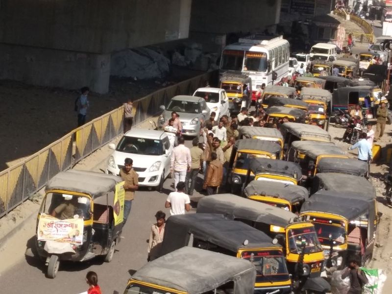ऑटो चालकों की हड़ताल, बार-बार चालान काटने का विरोध