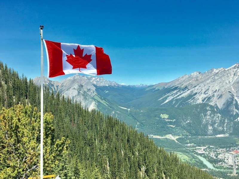 canada_flag.jpg