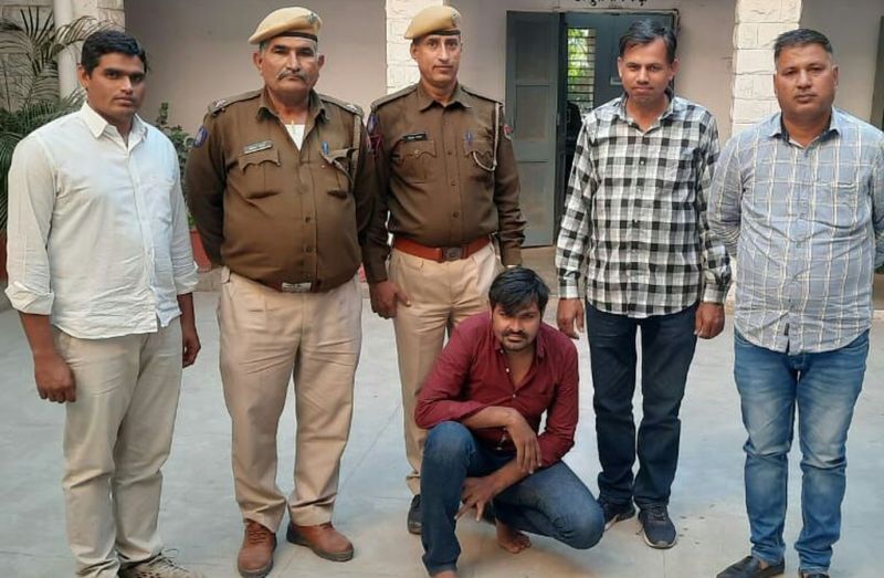 रेजीडेंट डॉक्टरों ने संदिग्ध पकड़ा, कबूल की यह वारदात