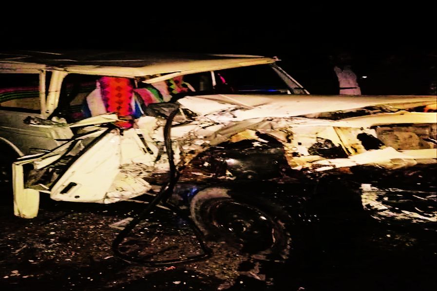 भीषण हादसा : बारातियों से भरी दो जीप पलटी, मच गई चीखपुकार