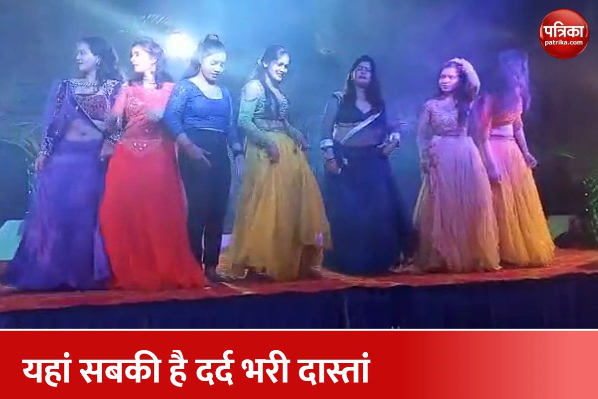 वैवाहिक कार्यक्रम में नृत्य करती महिला कलाकार