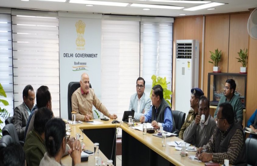 Delhi: बेघरों को रैन बसेरों तक पहुंचाने के लिए दिल्ली सरकार ने जारी किया हेल्पलाइन नंबर 14461, तैयार किया विंटर एक्शन प्लान