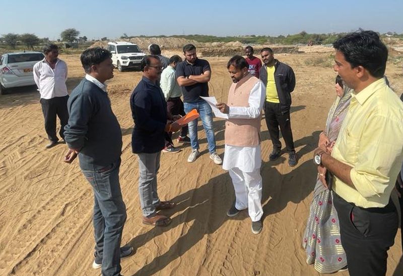 मांडवा में 50 बीघा भूमि पर 10 करोड़ से बन रहा खेल स्टेडियम, इनडोर गेम्स खेलने की भी होगी सुविधा