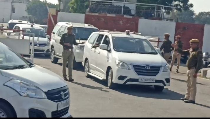 सीएम गहलोत और वेणुगोपाल के साथ राहुल गांधी पहुंचे जयपुर, एयरपोर्ट पर जोरदार स्वागत