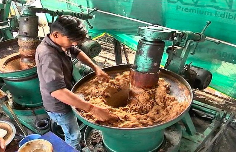 सर्दी की शुरुआत के साथ स्पाइस सिटी ऊंझा के कचरियु की बढ़ी मांग