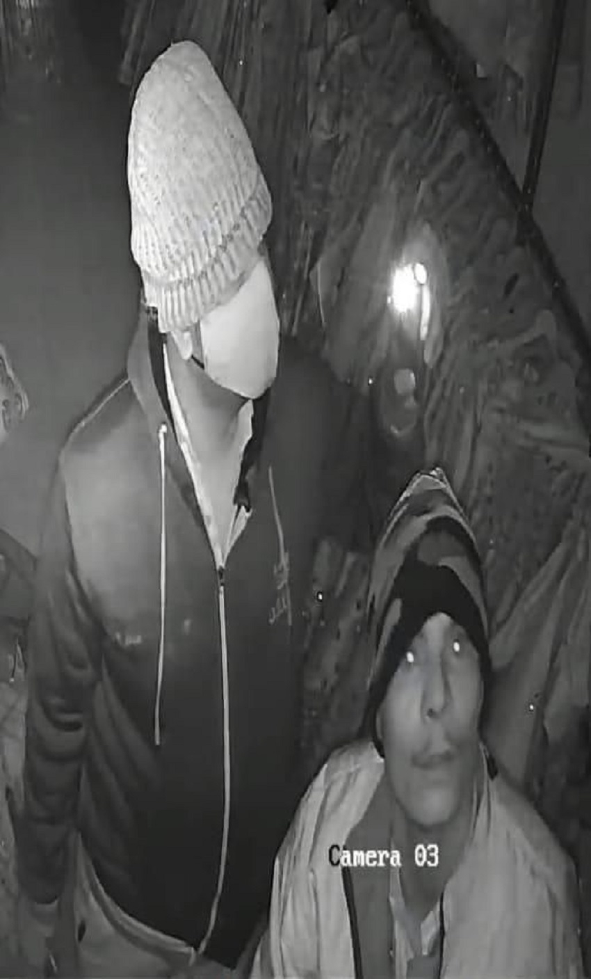 Thieves once again broke the locks in broad daylight