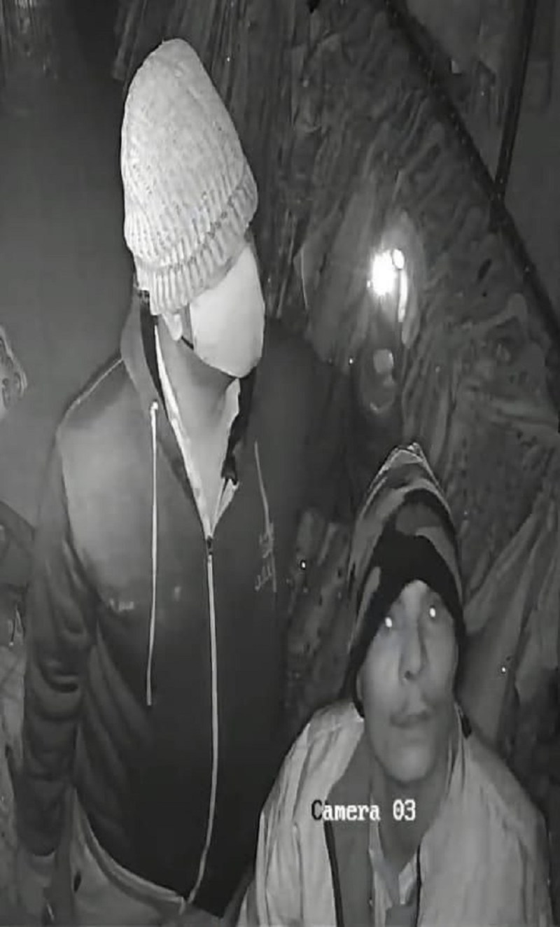 Thieves once again broke the locks in broad daylight