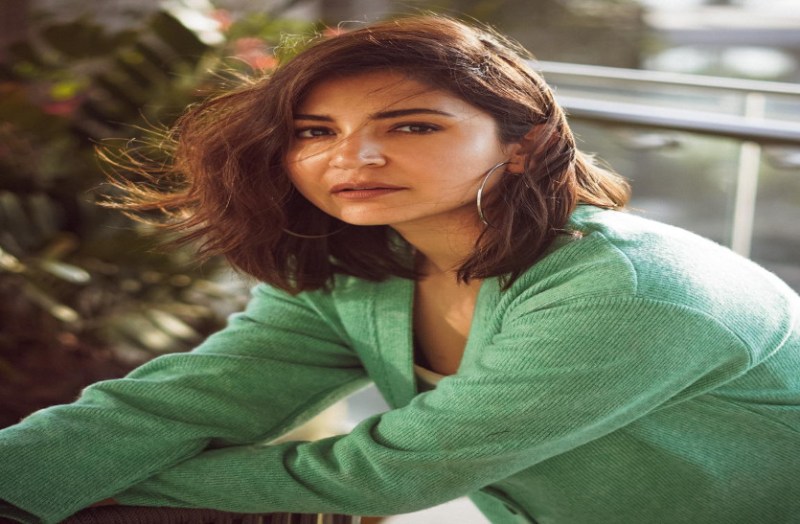 अनुष्का के फैन्स ने लिखा- हटा बे भाभी ने बोला है