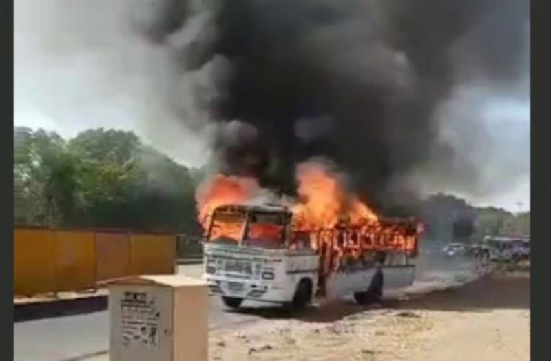 bus_fire_in_jodhpur.jpg