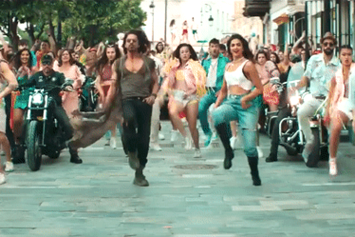 Jhoome Jo Pathan Song Reaction