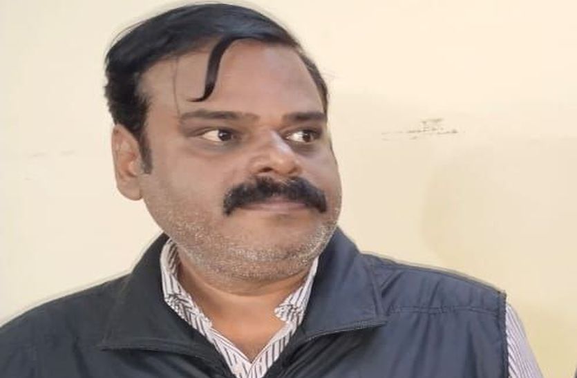 छात्राओं से शारीरिक संबंध बनाने के इस तरह के हथकंडे अपनाता था आरटीयू कोटा का प्रोफेसर….