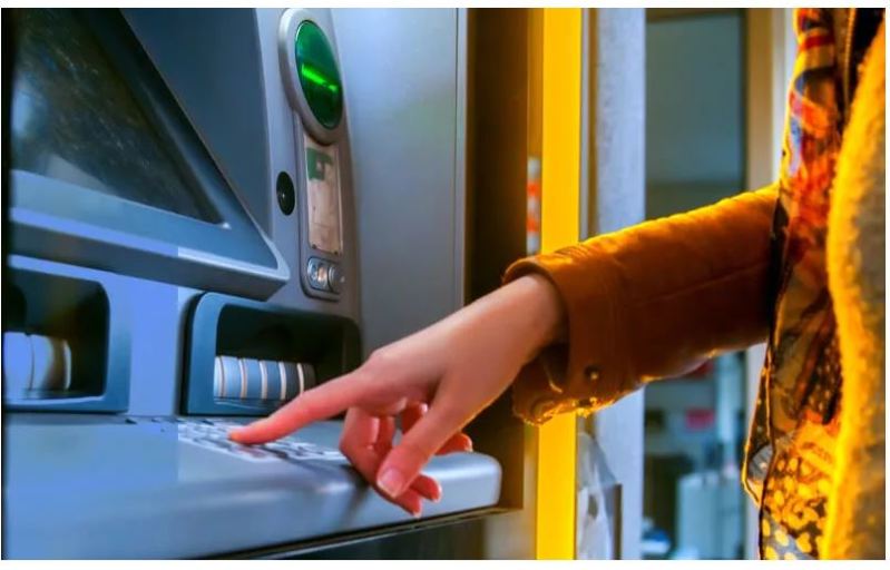 HDFC Bank ATM looted in Thane